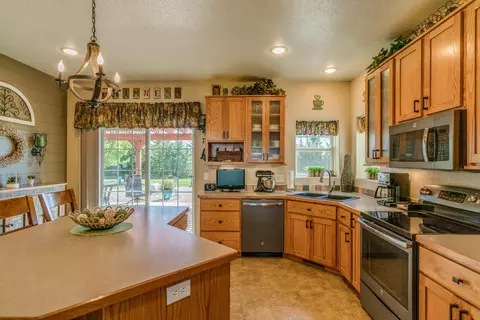 3523 Bottom Rd, Bismarck, ND 58504 photo 11