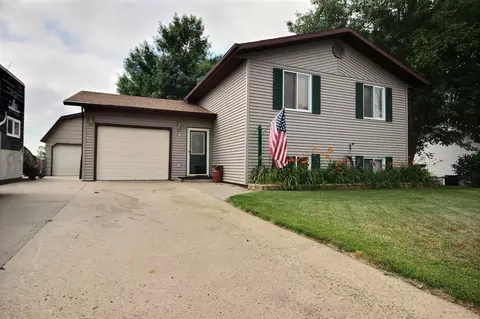 53 Custer Dr, Lincoln, ND 58504 photo 1