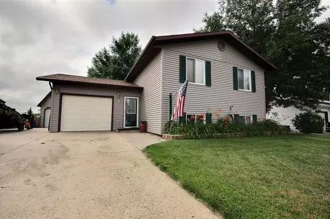 53 Custer Dr, Lincoln, ND 58504 photo 10