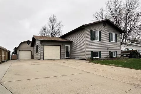 53 Custer Dr, Lincoln, ND 58504 photo 13