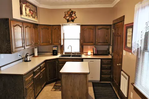 208 5th Ave NW, Mandan, ND 58554 photo 9