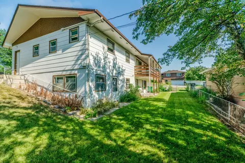 1227 18th St, Bismarck, ND 58501 photo 4