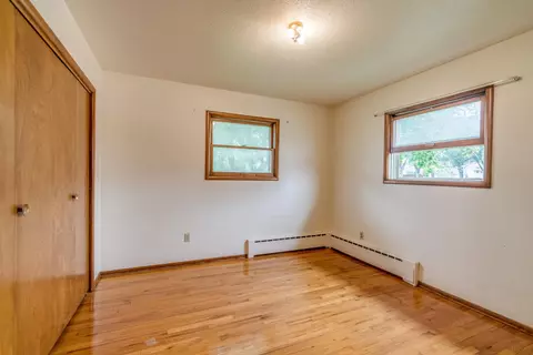 1227 18th St, Bismarck, ND 58501 photo 9