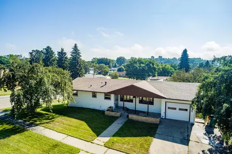 1227 18th St, Bismarck, ND 58501 photo 1