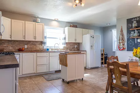 16901 Menoken Dr, Menoken, ND 58558 photo 8