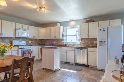 16901 Menoken Dr, Menoken, ND 58558 photo 7