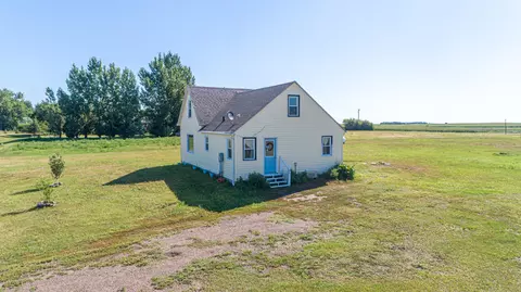 16901 Menoken Dr, Menoken, ND 58558 photo 1