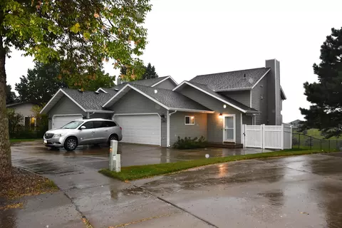 1306 Territory Dr, Bismarck, ND 58503 photo 1