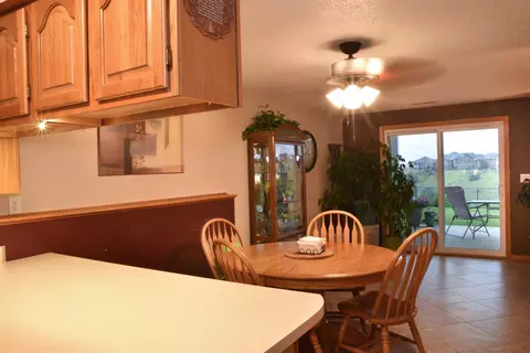 1306 Territory Dr, Bismarck, ND 58503 photo 11