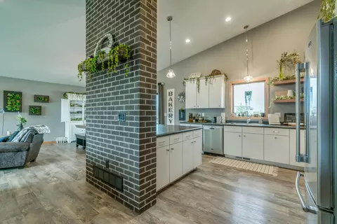 4025 Knudsen Loop, Bismarck, ND 58503 photo 13