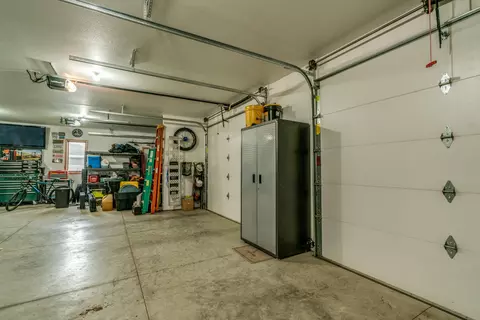 4025 Knudsen Loop, Bismarck, ND 58503 photo 45