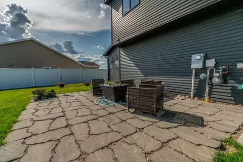 4025 Knudsen Loop, Bismarck, ND 58503 photo 8