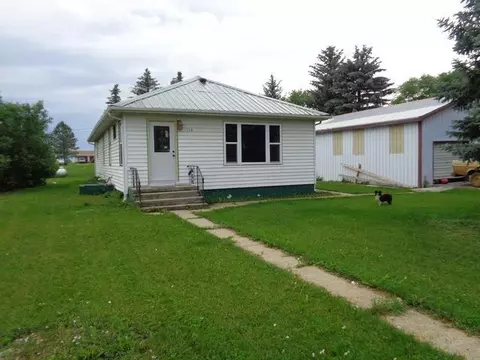 114 Poplar St, Flasher, ND 58535 photo 2