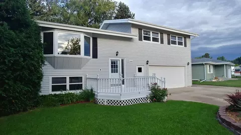 1600 E Omaha Dr, Bismarck, ND 58504 photo 18