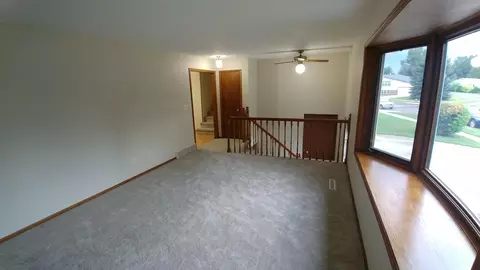 1600 E Omaha Dr, Bismarck, ND 58504 photo 6