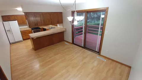 1600 E Omaha Dr, Bismarck, ND 58504 photo 3