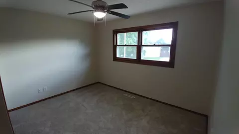 1600 E Omaha Dr, Bismarck, ND 58504 photo 26