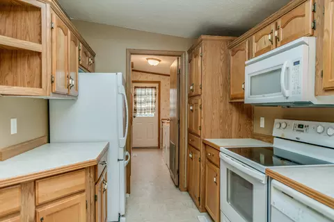 1726 N Valley Loop, Bismarck, ND 58503 photo 8