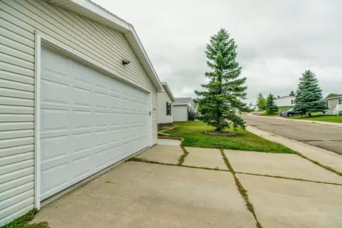 1726 N Valley Loop, Bismarck, ND 58503 photo 38