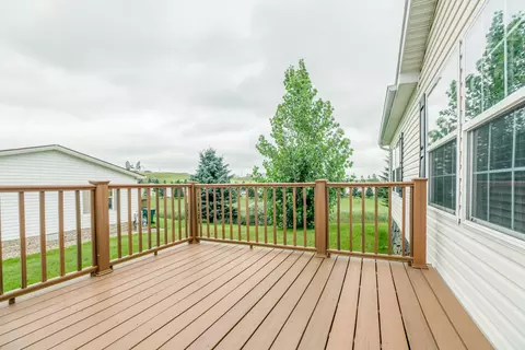 1726 N Valley Loop, Bismarck, ND 58503 photo 4