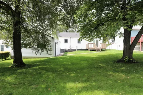 915 Lora St, Bismarck, ND 58501 photo 12