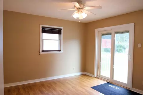915 Lora St, Bismarck, ND 58501 photo 5