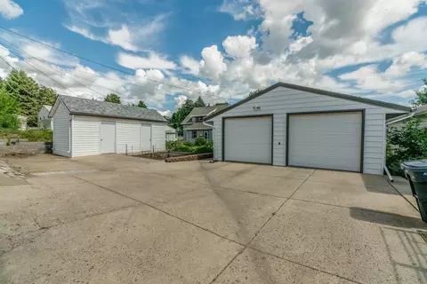 903 5th Ave NW, Mandan, ND 58554 photo 2