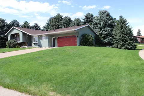 2518 E Boulevard Ave, Bismarck, ND 58501 photo 2