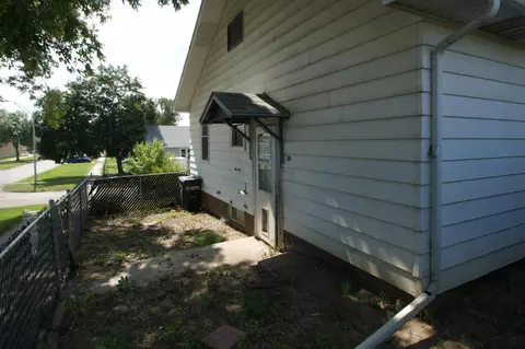 310 2nd St NE, Mandan, ND 58554 photo 10