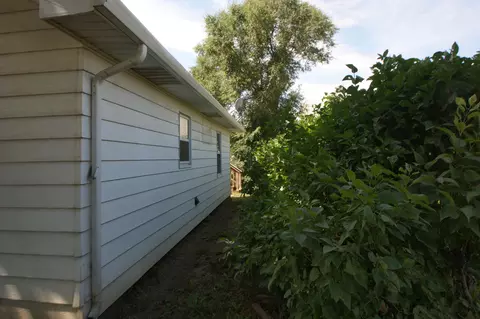 310 2nd St NE, Mandan, ND 58554 photo 9