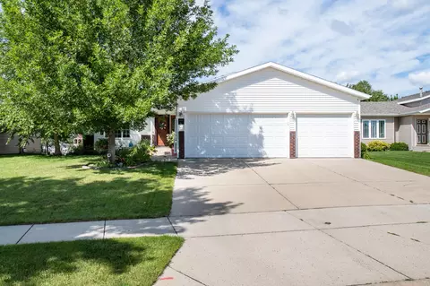 4466 Turnbow Ln, Bismarck, ND 58503 photo 1