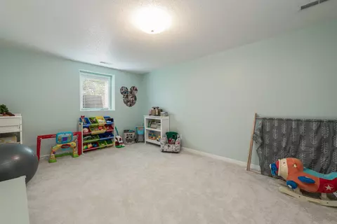 4466 Turnbow Ln, Bismarck, ND 58503 photo 17