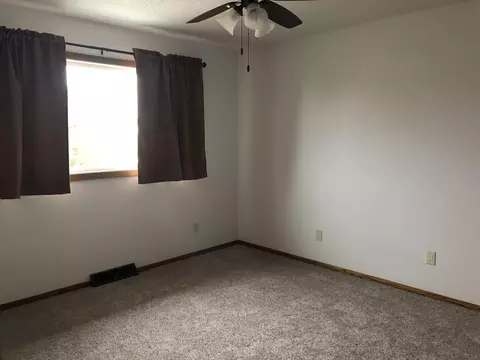 706 3rd Ave NE, Mandan, ND 58554 photo 9