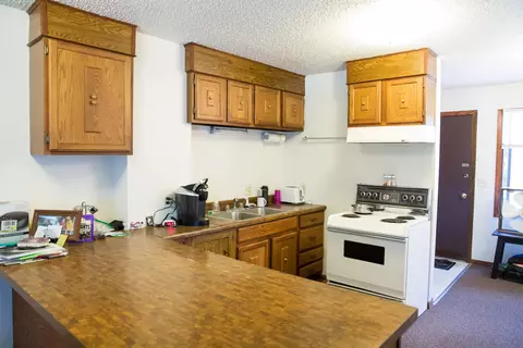 711 N 3rd St, Bismarck, ND 58501 photo 2