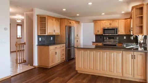 735 Saddle Ridge Rd, Bismarck, ND 58503 photo 6