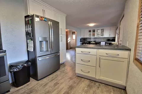 1718 Bowen Ave, Bismarck, ND 58504 photo 4