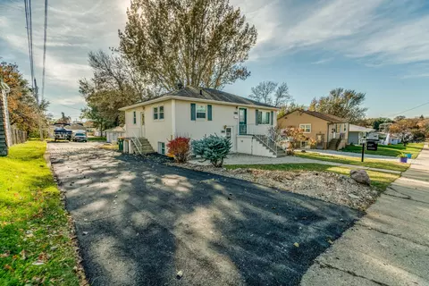 2005 E Ave E, Bismarck, ND 58501 photo 3