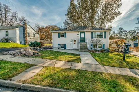 2005 E Ave E, Bismarck, ND 58501 photo 2
