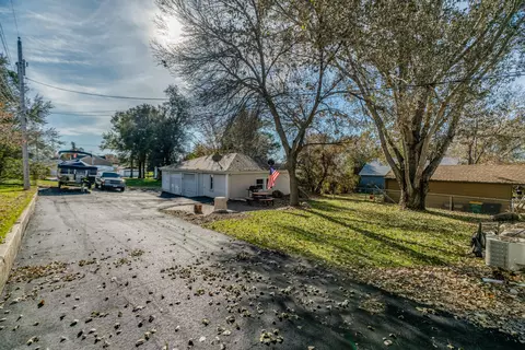 2005 E Ave E, Bismarck, ND 58501 photo 40