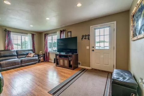 2005 E Ave E, Bismarck, ND 58501 photo 6