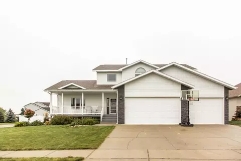 4433 Boulder Ridge Rd, Bismarck, ND 58503 photo 1