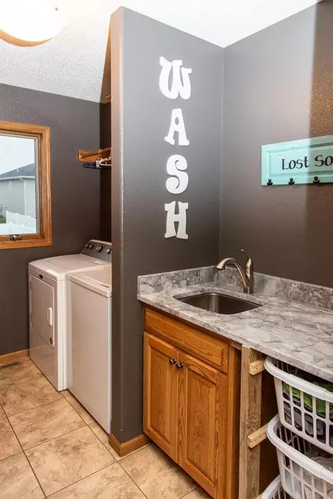 4433 Boulder Ridge Rd, Bismarck, ND 58503 photo 22
