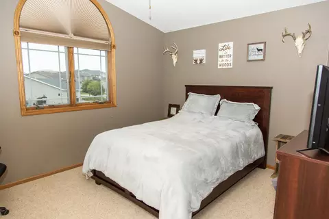 4433 Boulder Ridge Rd, Bismarck, ND 58503 photo 30