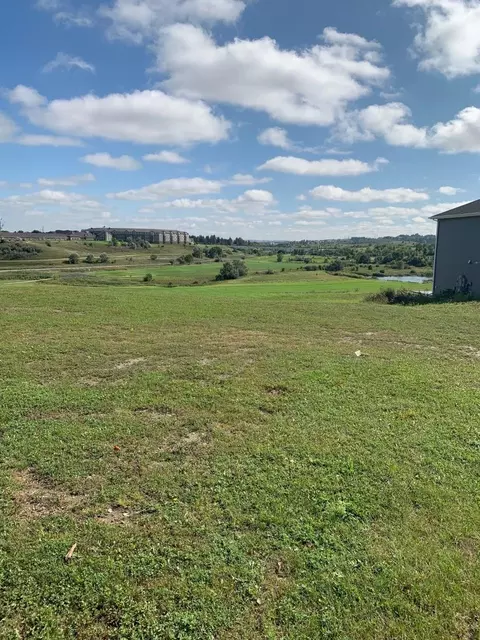 2201 Pebbleview Loop, Bismarck, ND 58503 photo 4