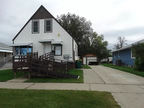 409 14th St S, Bismarck, ND 58504 photo 1