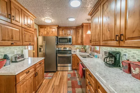 949 Riverview Ave, Bismarck, ND 58501 photo 3