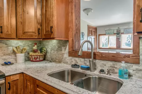 949 Riverview Ave, Bismarck, ND 58501 photo 4