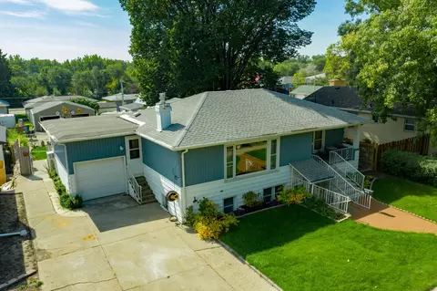 949 Riverview Ave, Bismarck, ND 58501 photo 1