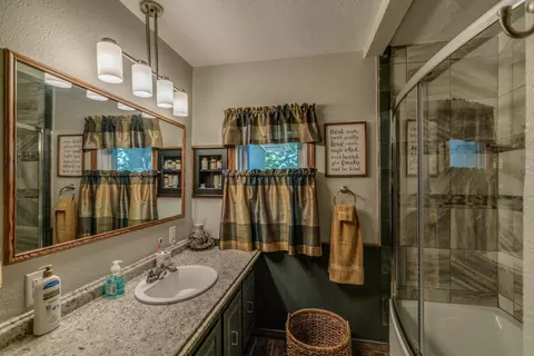 949 Riverview Ave, Bismarck, ND 58501 photo 12