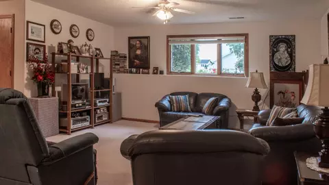 917 Alberta Ave, Bismarck, ND 58503 photo 33